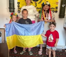 Nasi przyjaciele i goście z Ukrainy tak pięknie zorganizowali dla swoich dzieci  DZIEŃ NIEPODLEGŁOŚCI UKRAINY , aby od początku utrwalały niezachwianą tożsamość narodową. Niech żyje Ukraina